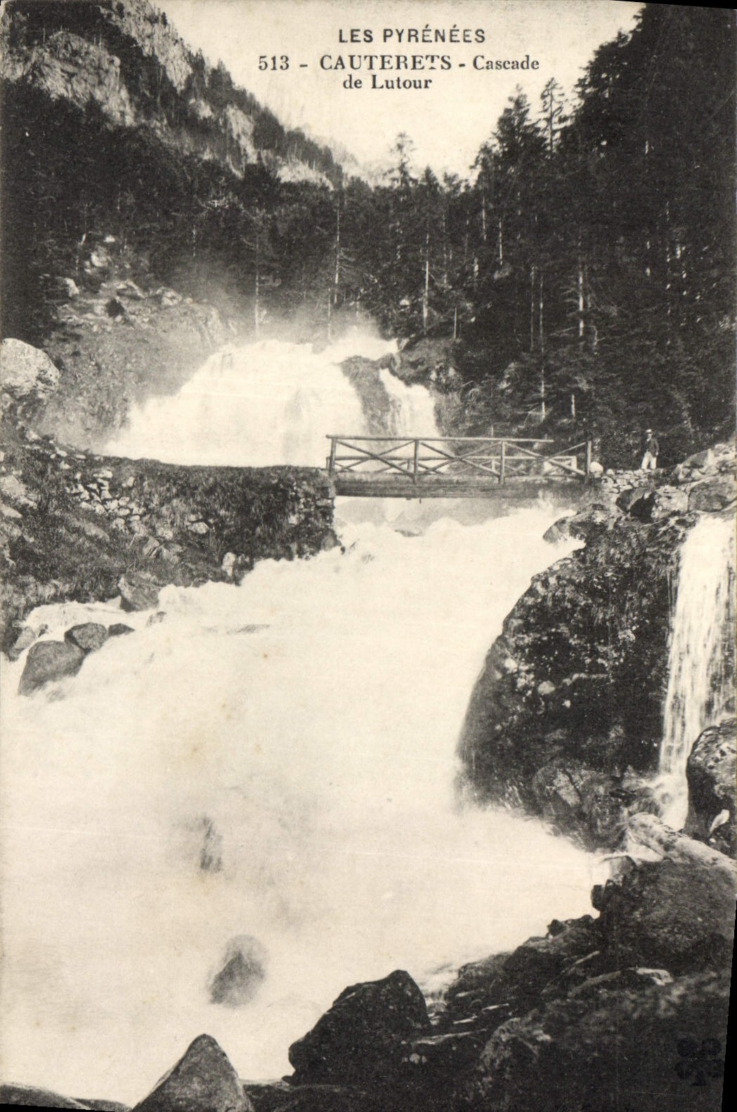 CPA Les Pyrenees Cauterets Cascade de Lutour 