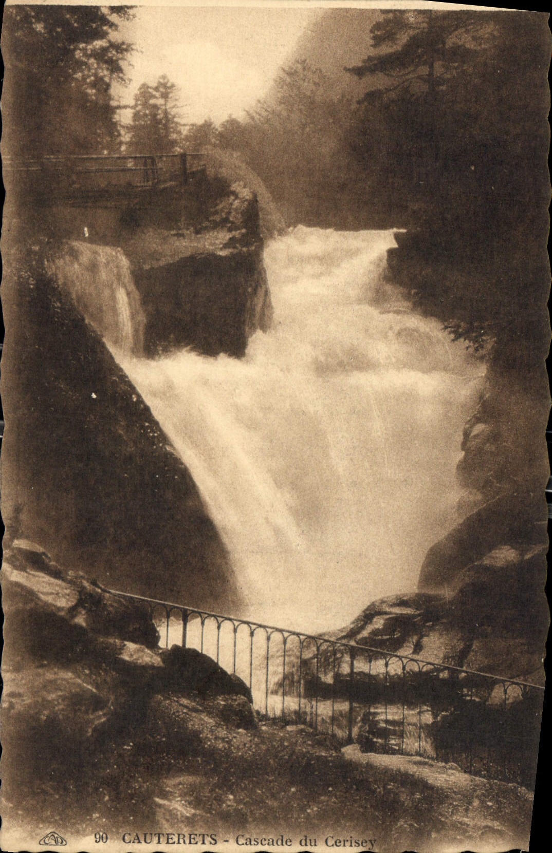 CPA Cauterets Cascade du Cerisey 