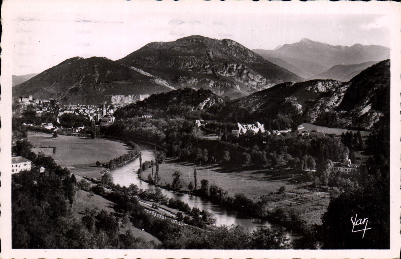 CPA Lourdes la Vallee et le Pic du Jer 