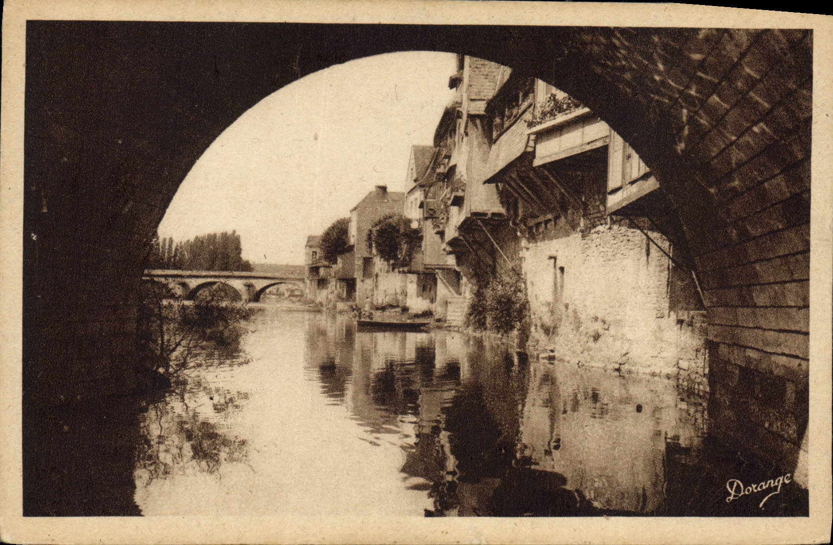 CPA Argenton sur Creuse Indre Vieilles Maisons et la Creuse