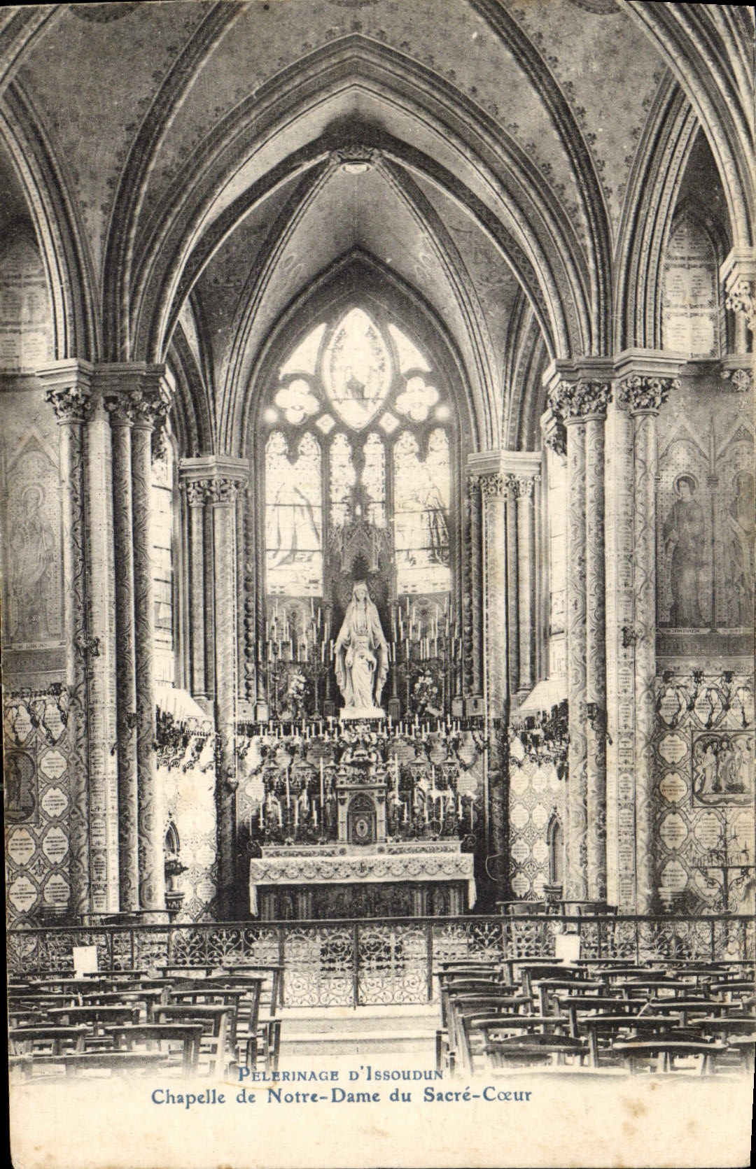 CPA Pelerinage d'Issoudun Chapelle de Notre Dame du Sacre Coeur 