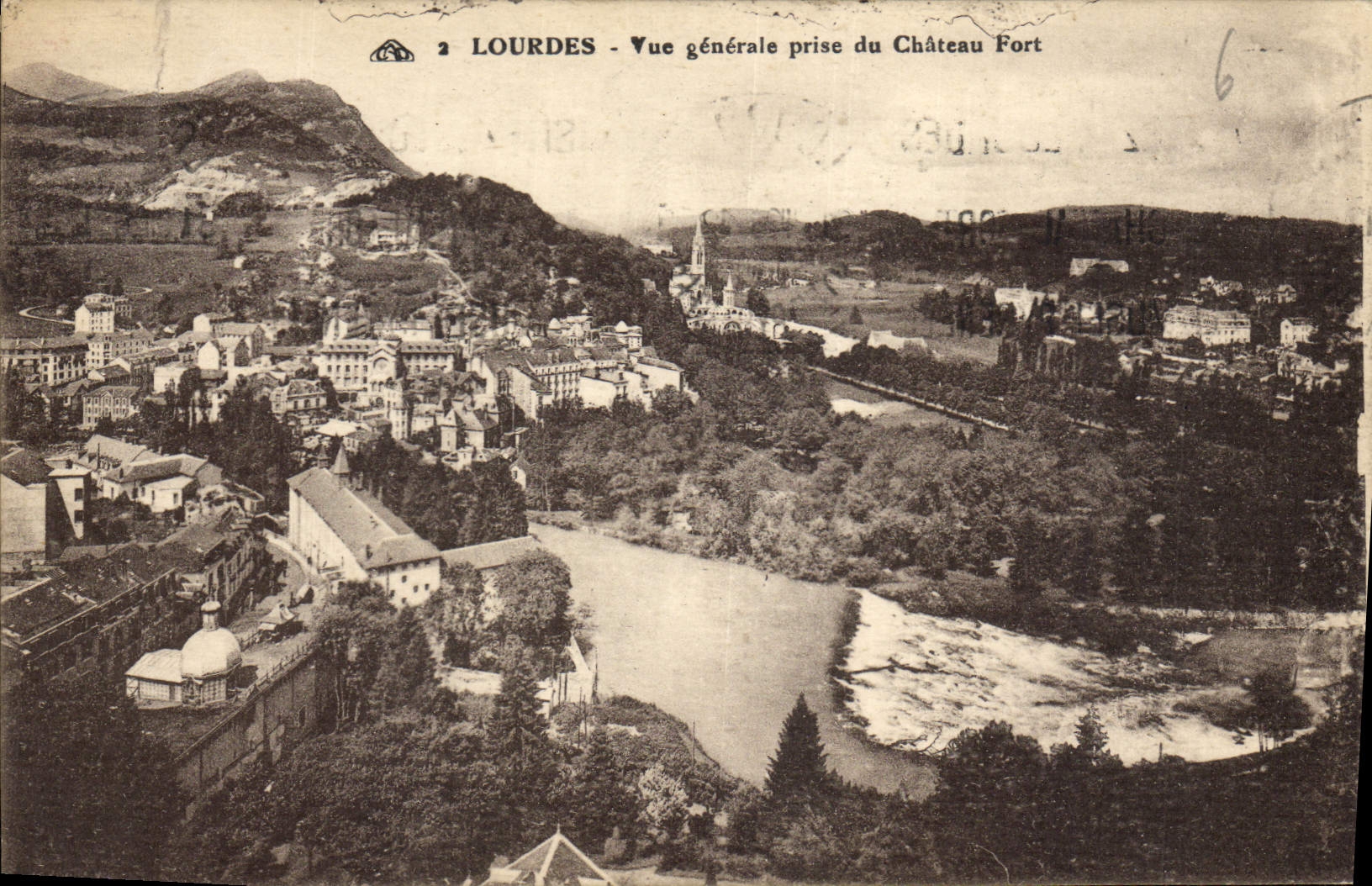 CPA Lourdes vue generale prise du Chateau Fort 