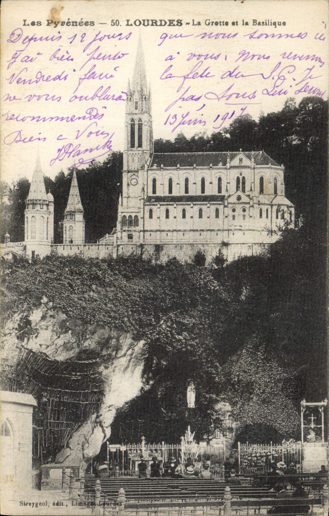 CPA Les Pyrenees Lourdes la Grotte et la Basilique 