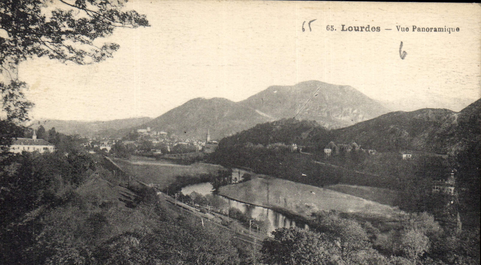 CPA Lourdes vue panoramique 