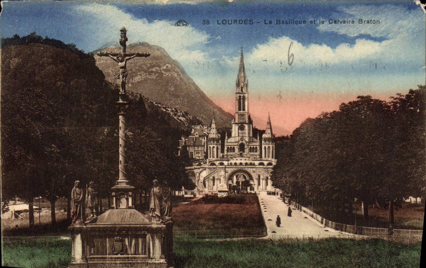 CPA Lourdes la Basilique et le Calvaire Breton 