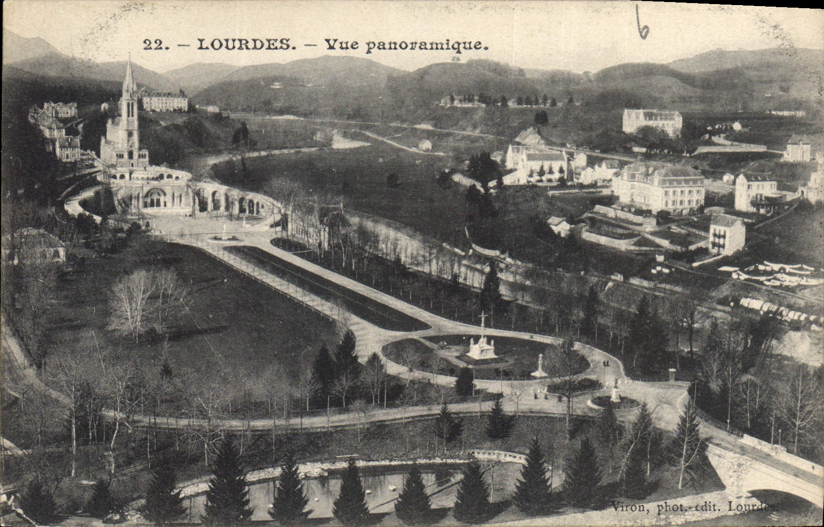 CPA Lourdes vue panoramique 