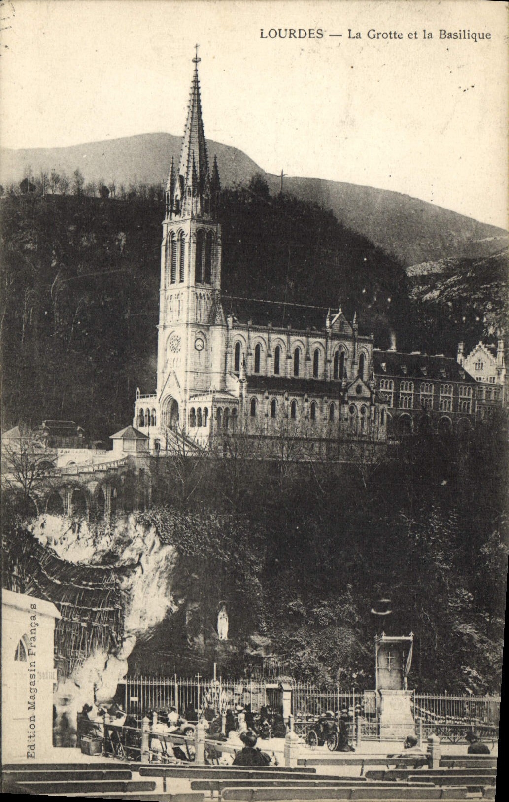 CPA Lourdes la Grotte et la Basilique 