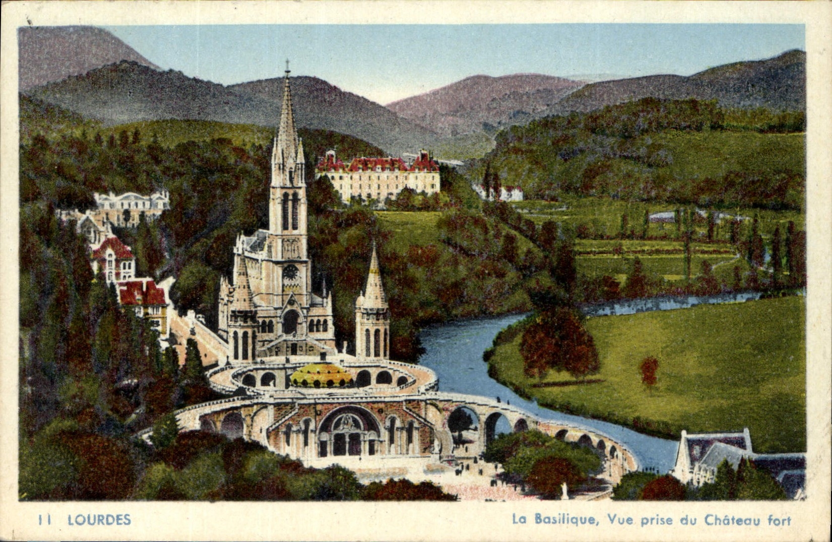 CPA Lourdes la Basilique vue prise du Chateau Fort 