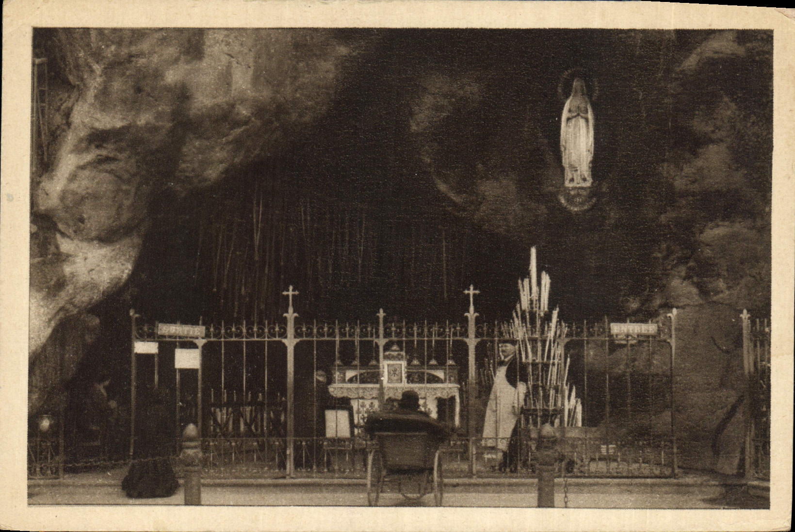 CPA Lourdes la Grotte 