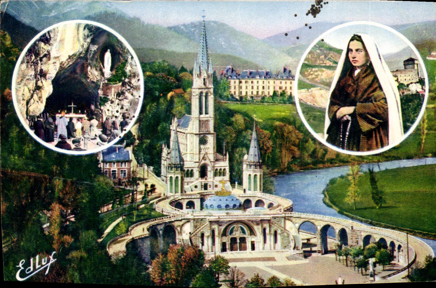 CPA Lourdes La Basilique Ste Bernadette la Grotte 