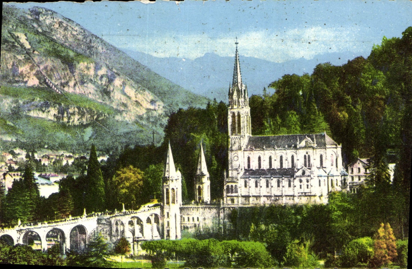 CPA Lourdes la Basilique et le Pic du Jer 