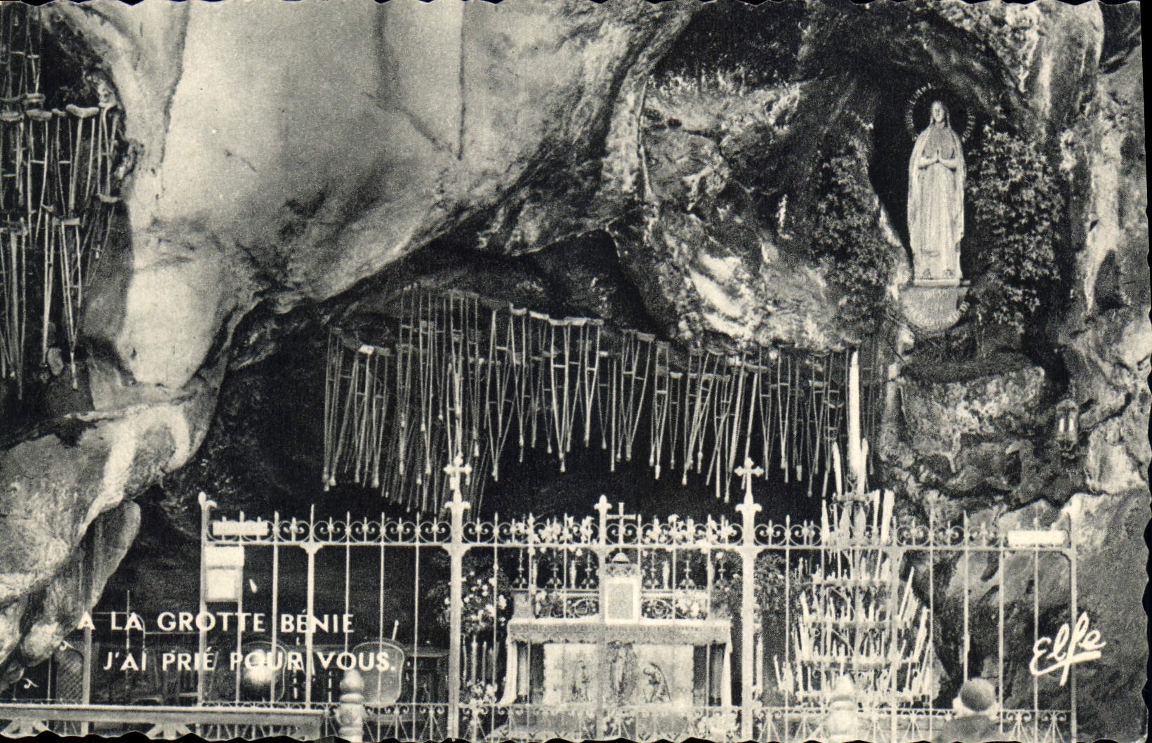 CPA Lourdes La Grotte miraculeuse 