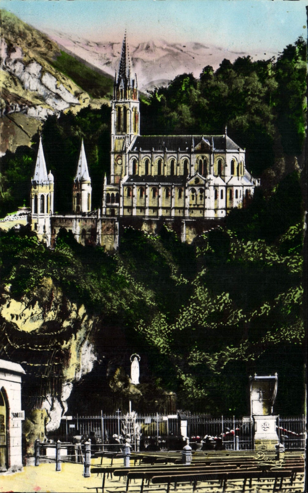 CPA Lourdes La Grotte et Basilique 