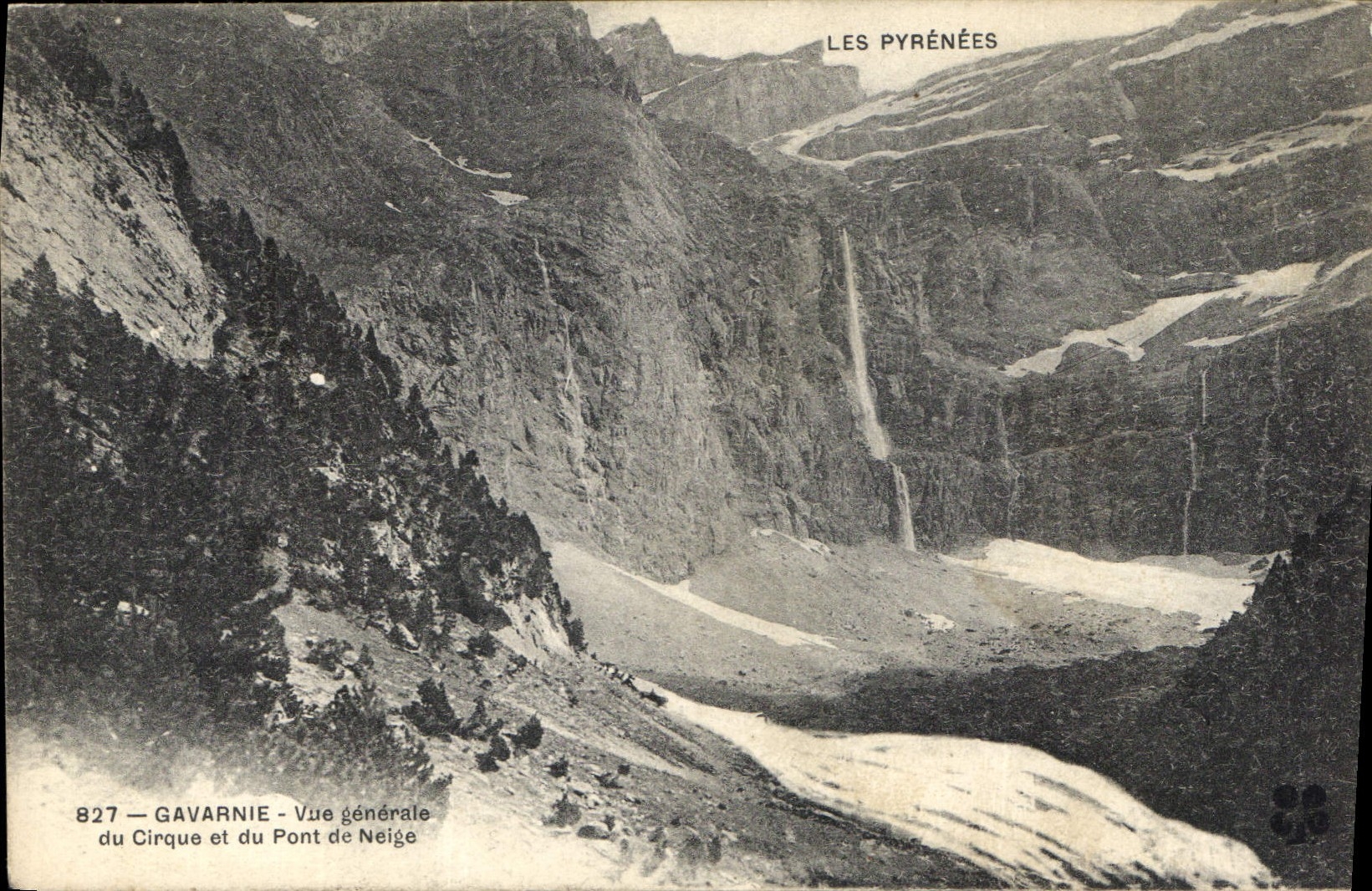 CPA Les Pyrenees Gavarnie vue generale du Cirque et du Pont de Neige 