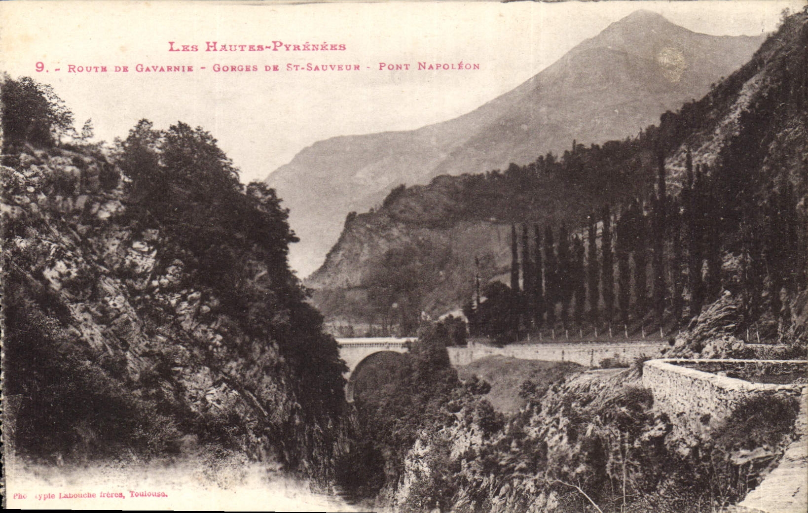 CPA Les Hautes Pyrenees Route de Gavarnie Gorges de St Sauveur Pont Nepoleon 
