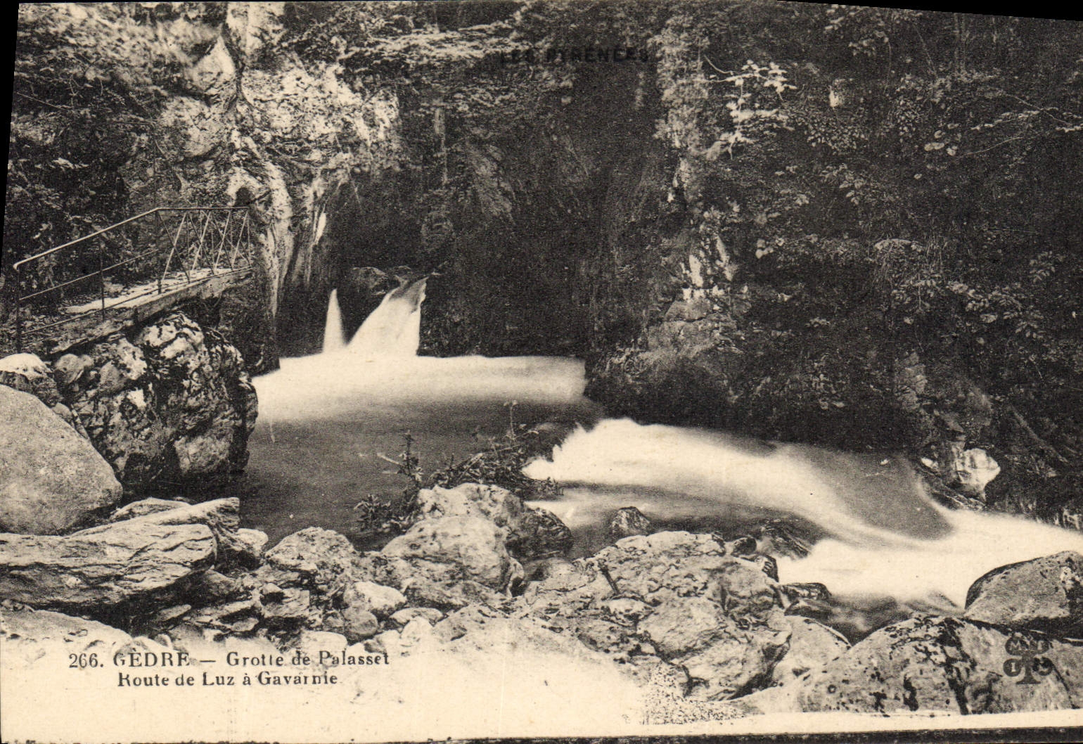CPA Gedre Grotte de Pafasset Route de Luz a Gavarnie 