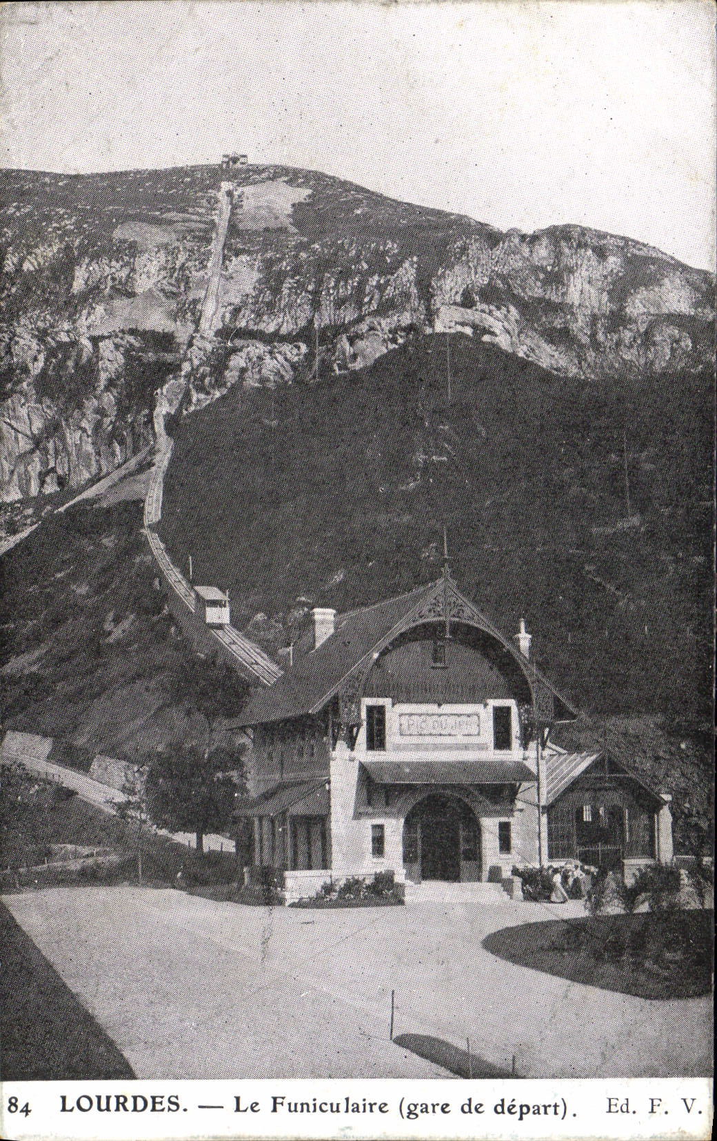 CPA Lourdes Le Funiculaire gare de depart 