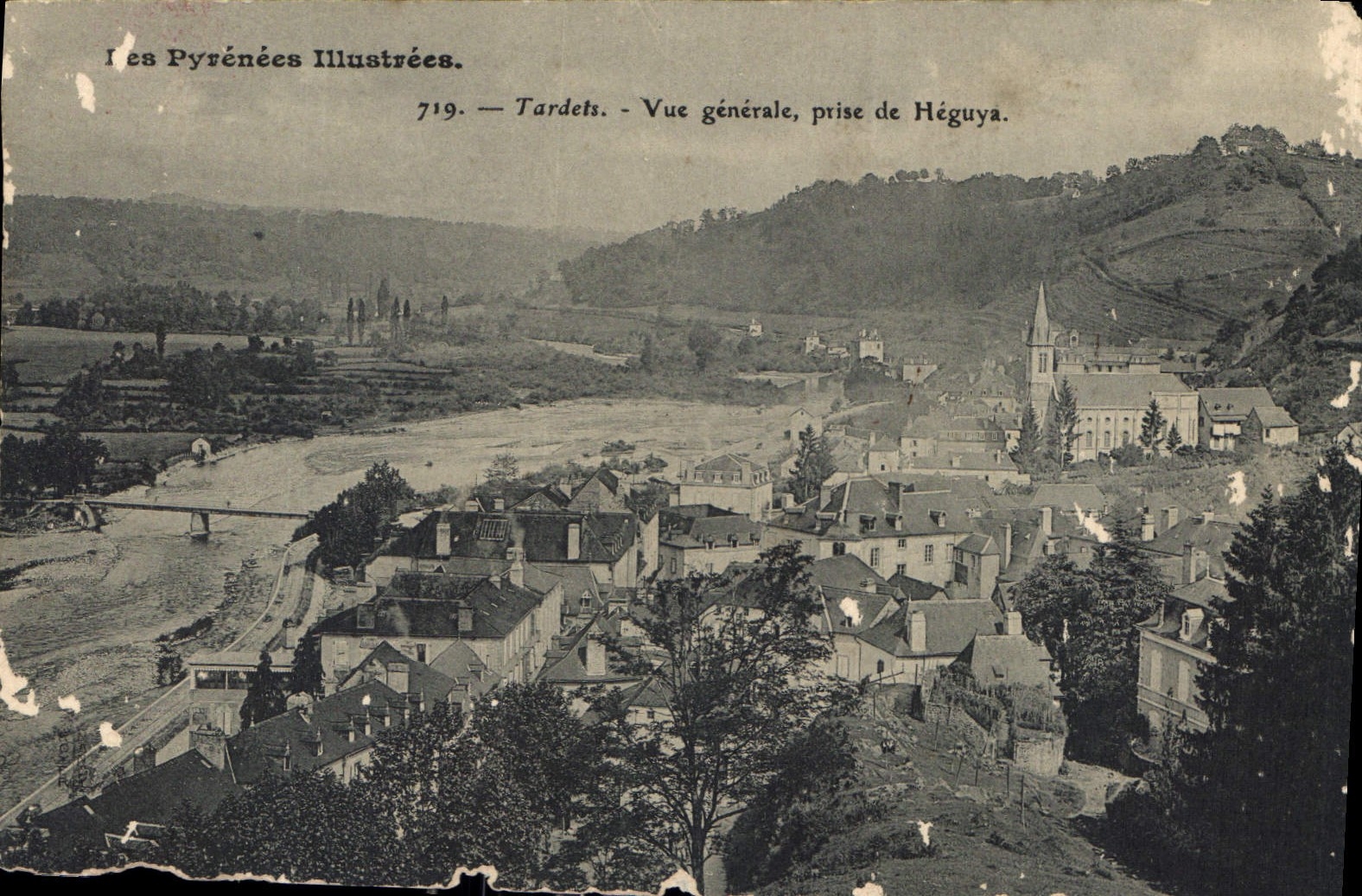 CPA Les Pyrenees Illustree Tardets Vue generale prise de Heguya