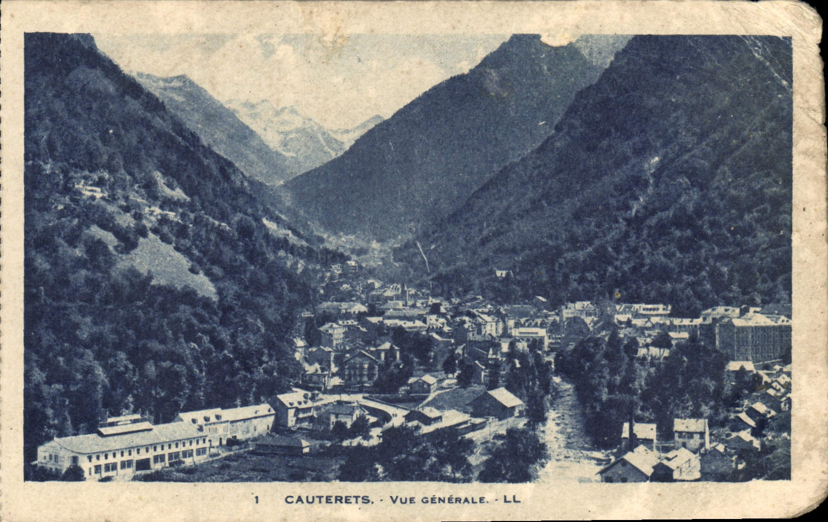 CPA Cauterets Vue generale 