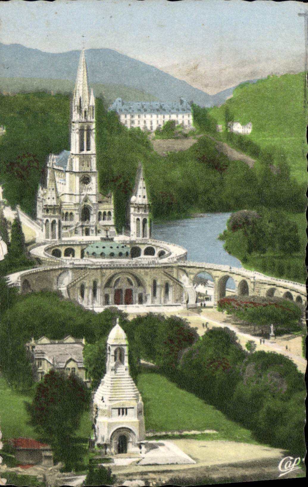 CPA Lourdes La Basilique et le Monument Interallie 