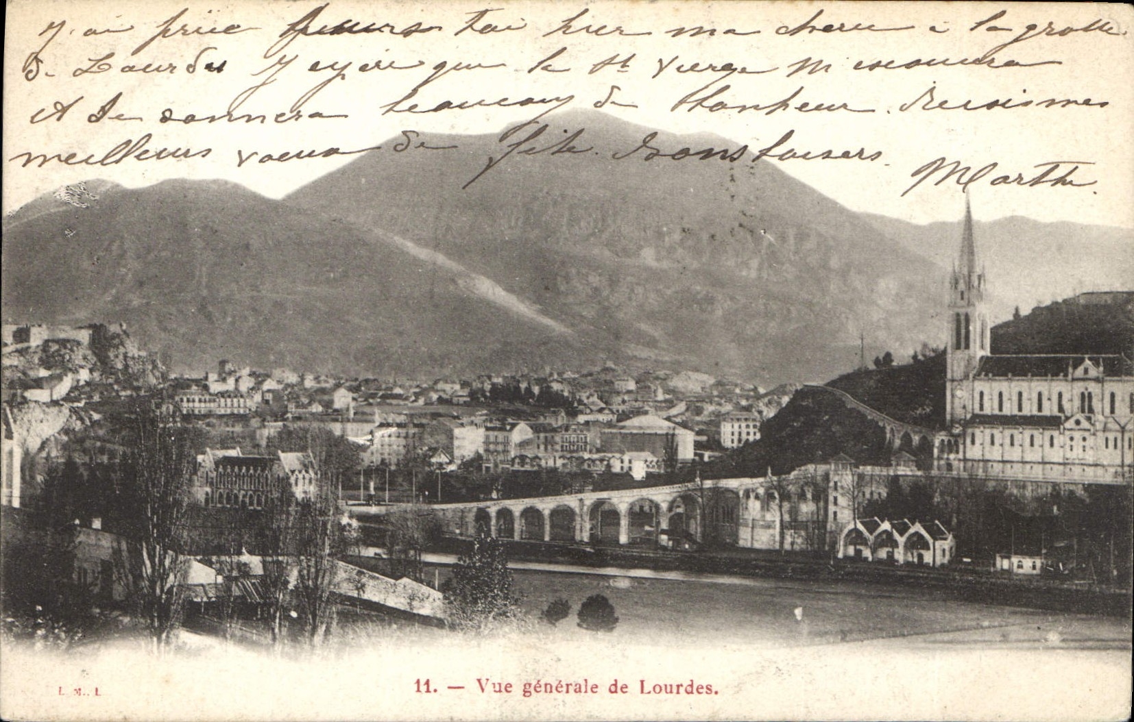 CPA Vue generale de Lourdes 