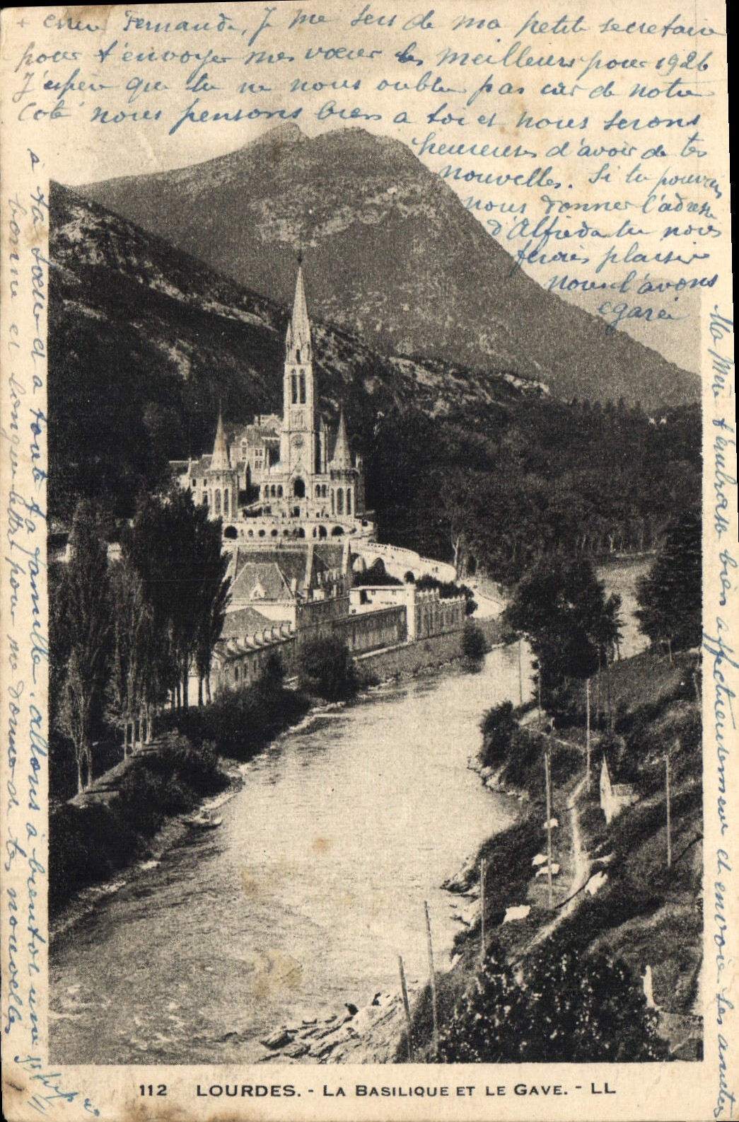 CPA Lourdes La Basilique et le Gave 