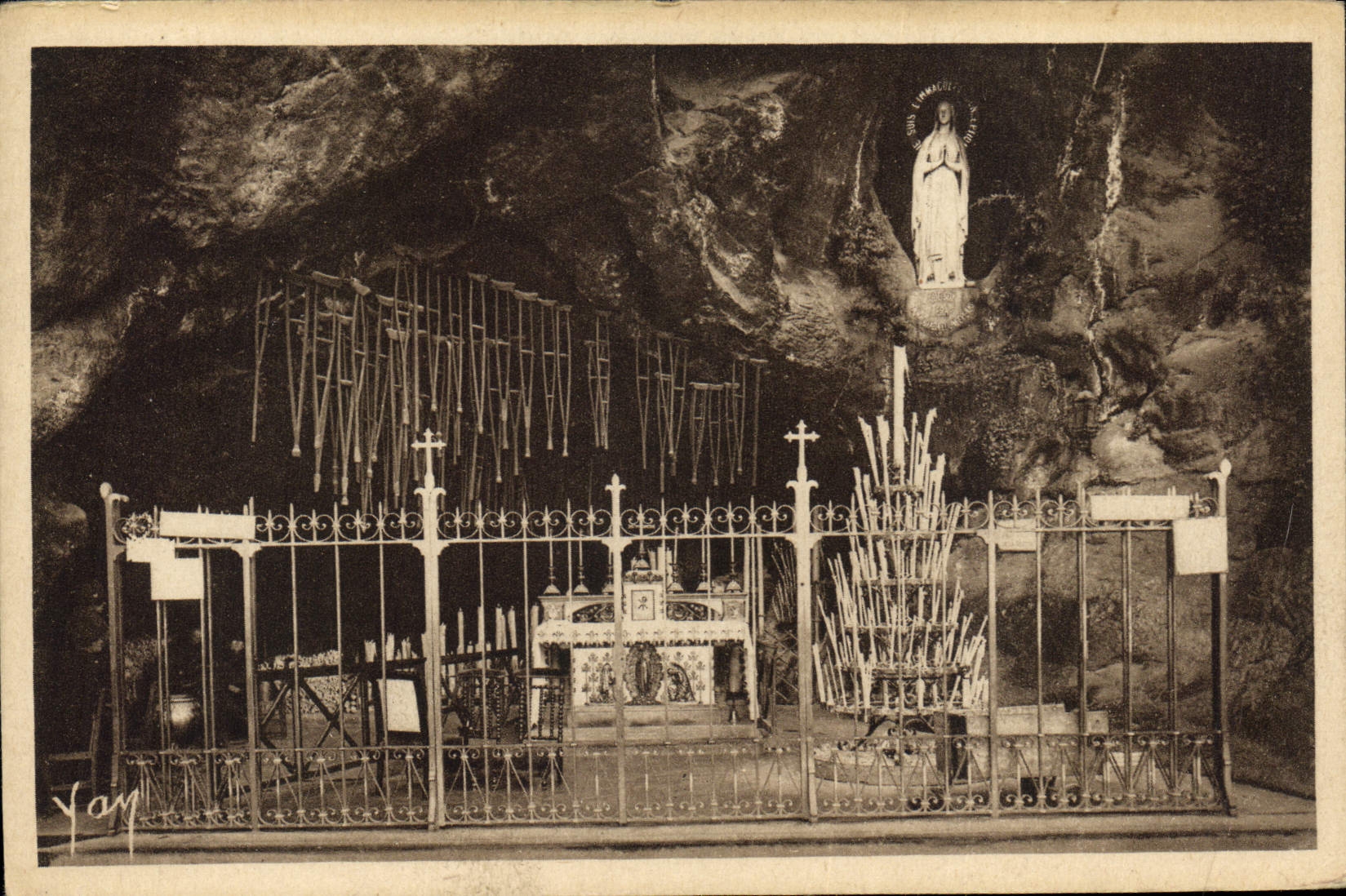 CPA Lourdes La Grotte Miraculeuse 