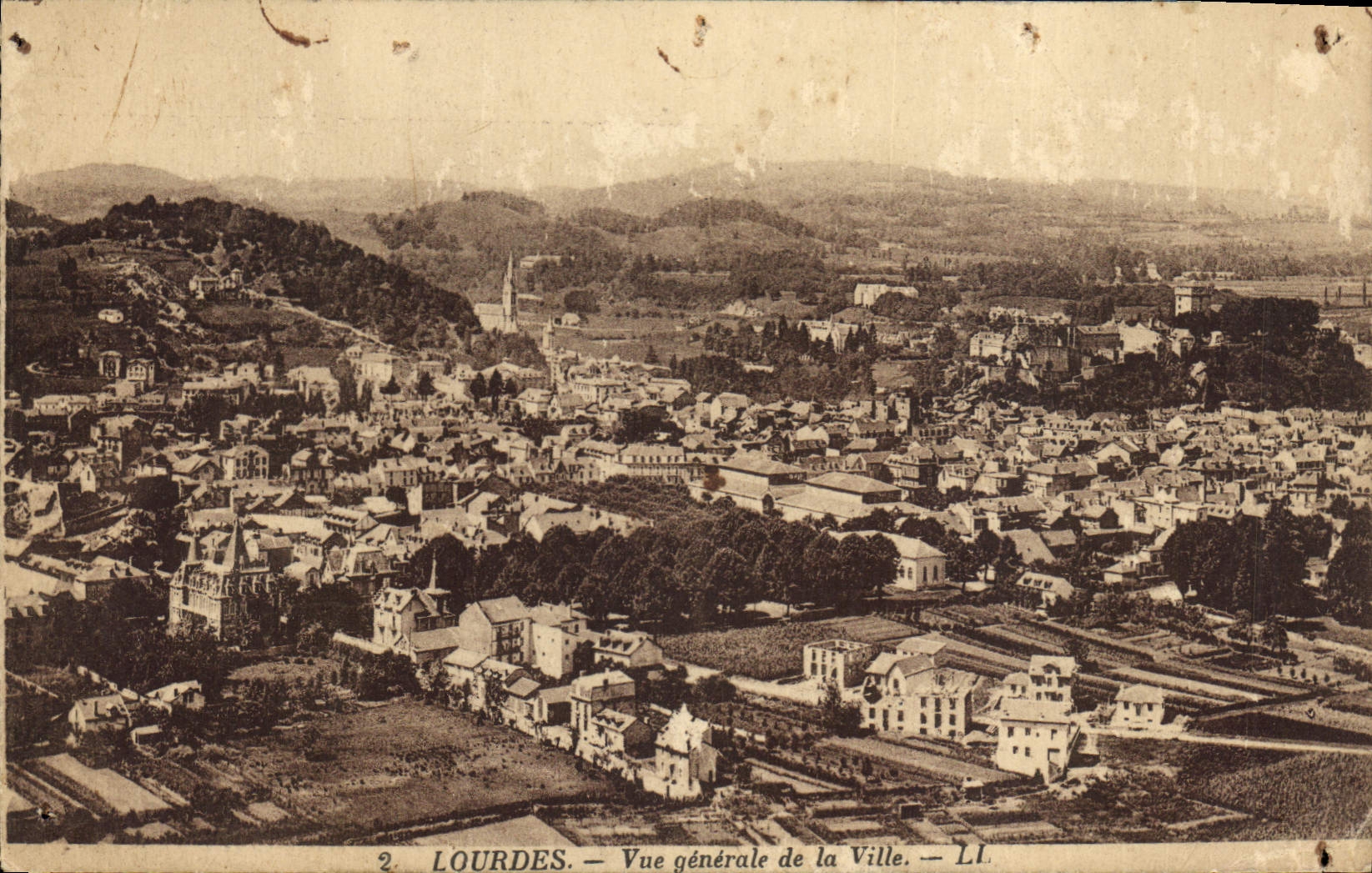 CPA Lourdes Vue generale de la Ville 