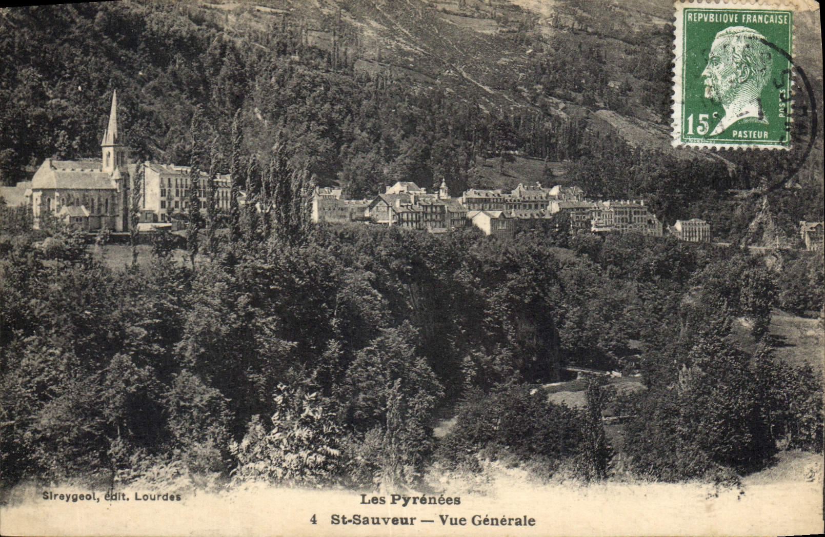 CPA Les Pyrenees St Sauveur Vue generale 