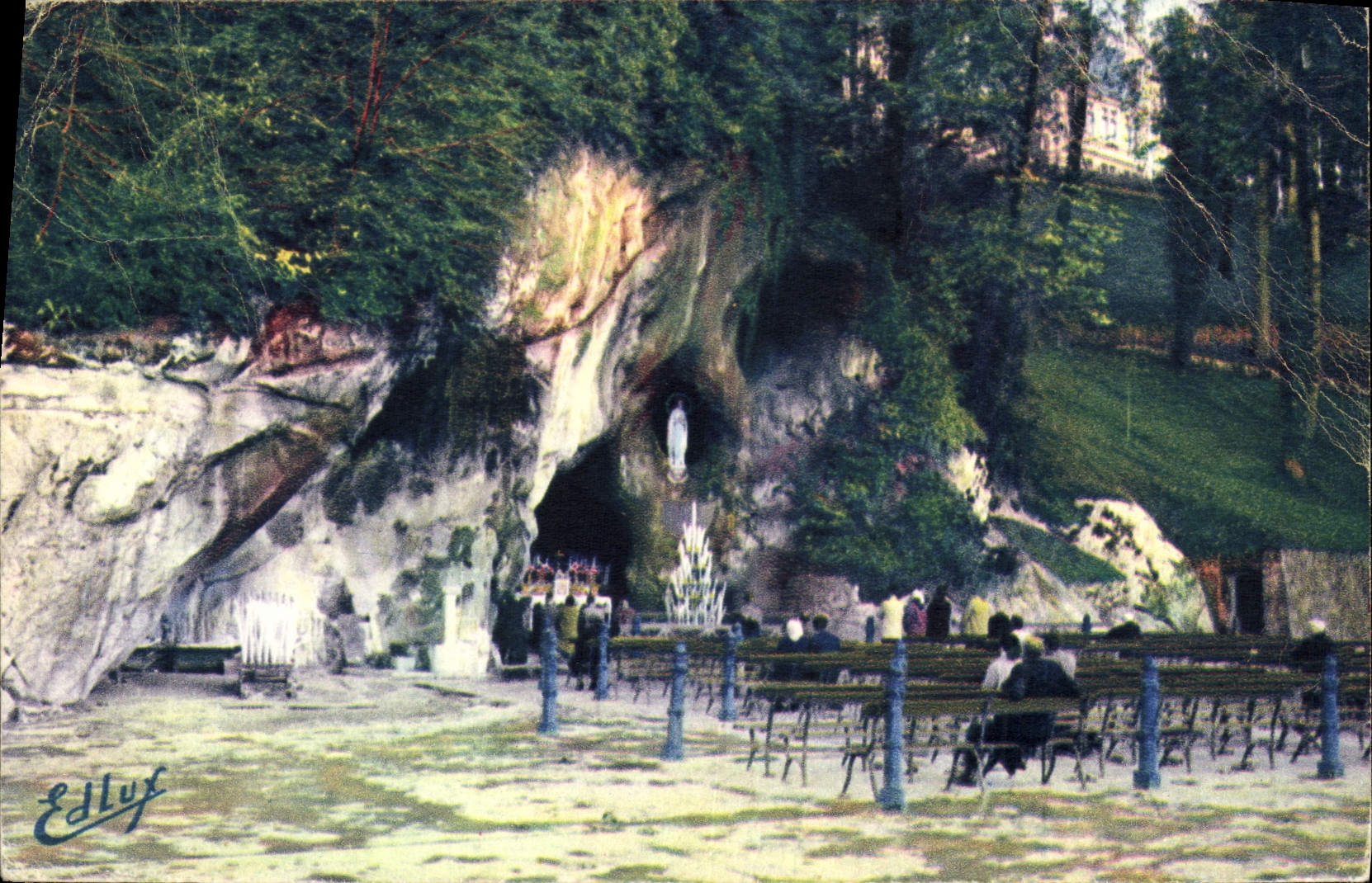 CPA Lourdes La Grotte Miraculeuse 