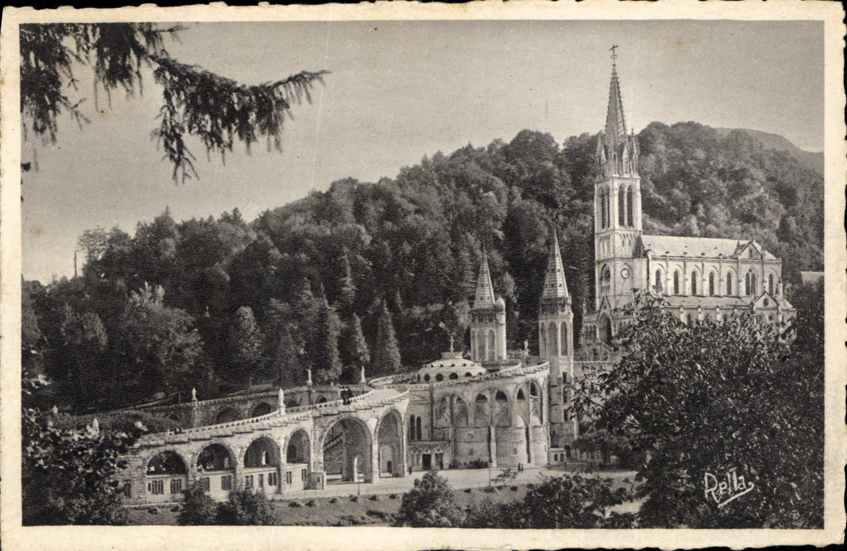 CPA Lourdes La Basilique 