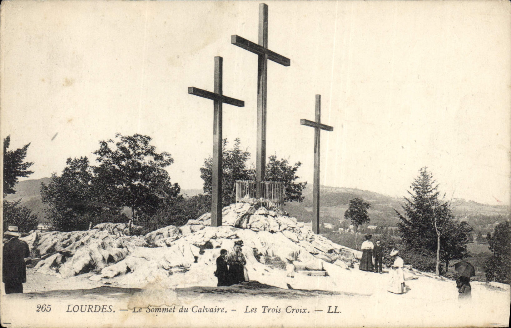 CPA Lourdes Le Sommet du Calvaire Les Trois Croix 
