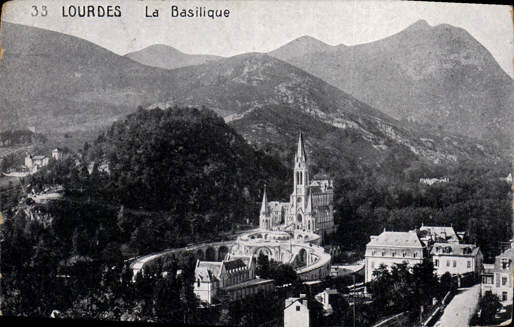 CPA Lourdes La Basilique 