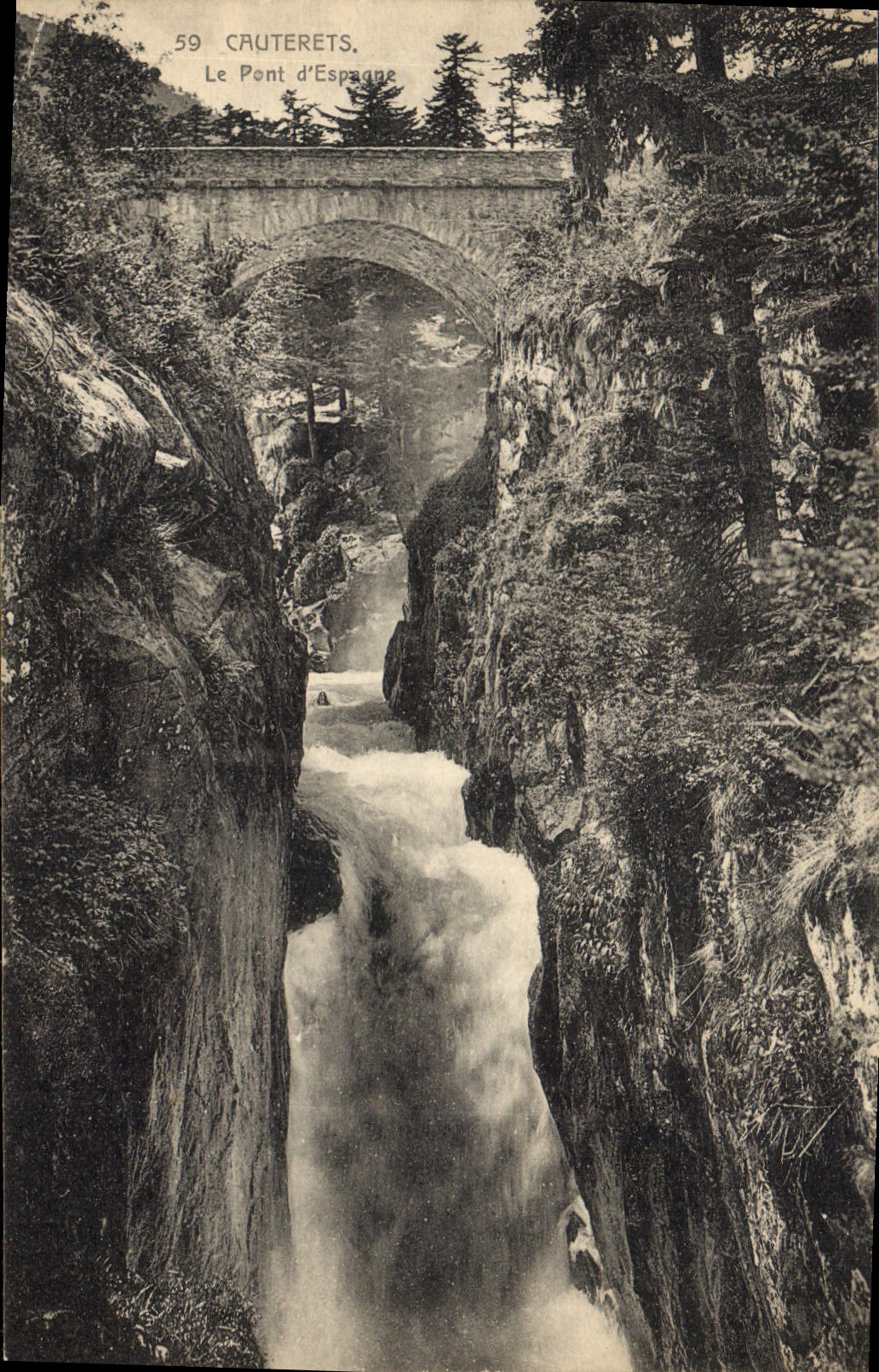 CPA Cauterets Le Pont d'Espagne 