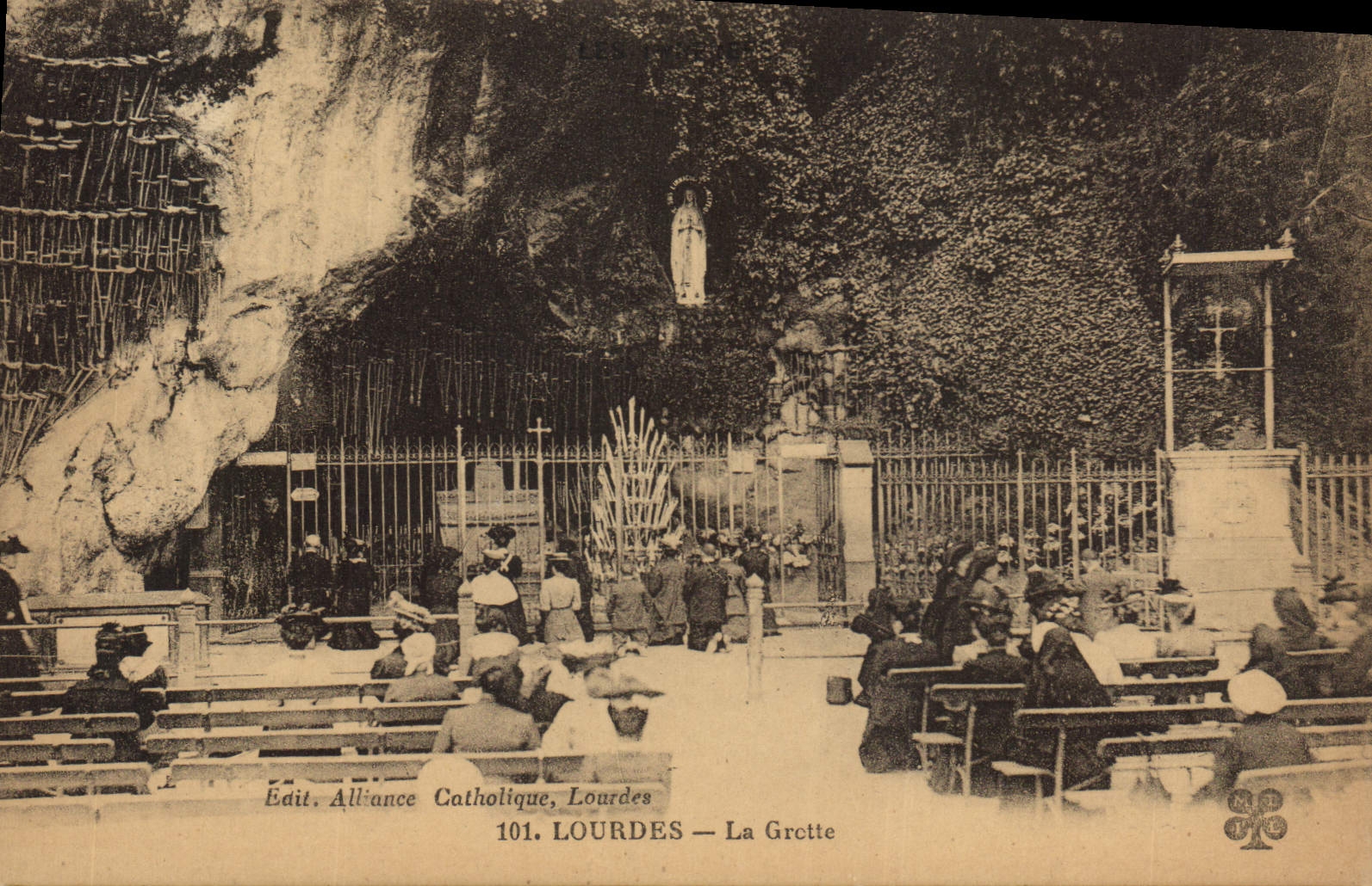 CPA Lourdes La Grotte 