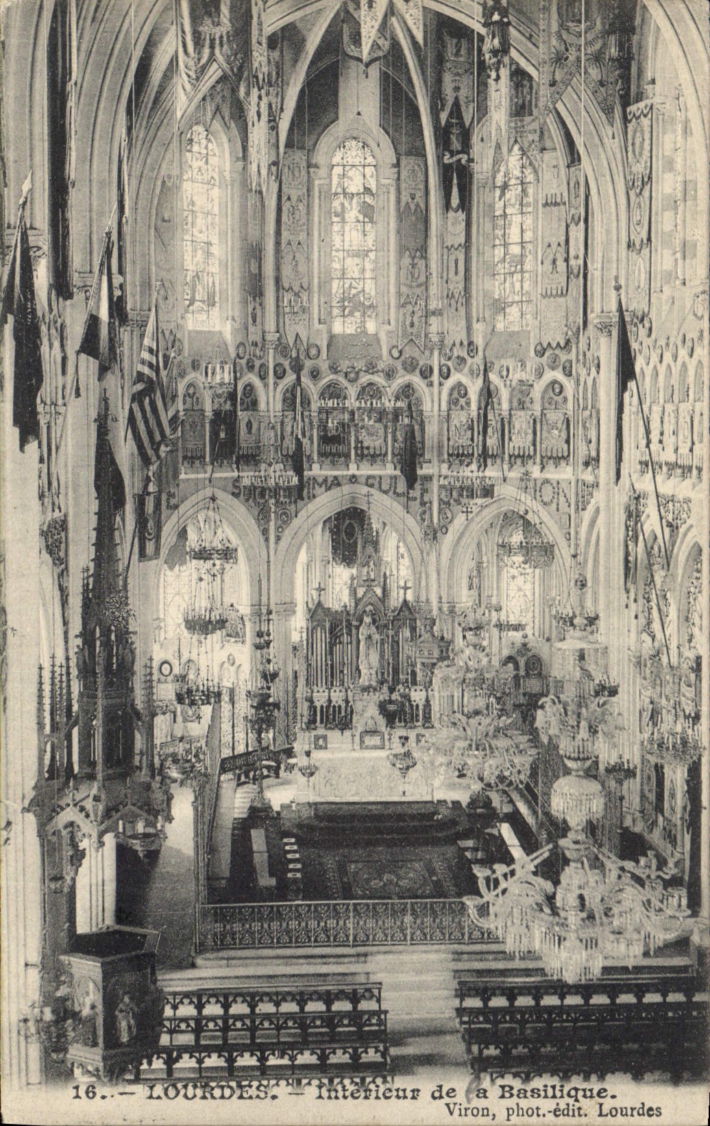 CPA Lourdes Interieur de la Basilique 