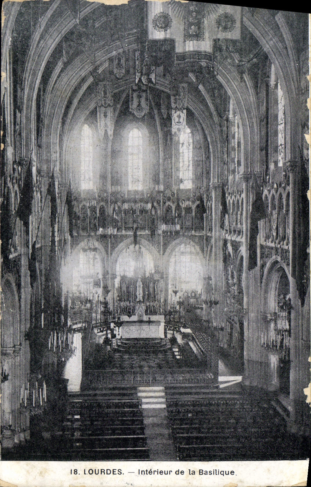 CPA Lourdes Interieur de la Basilique 