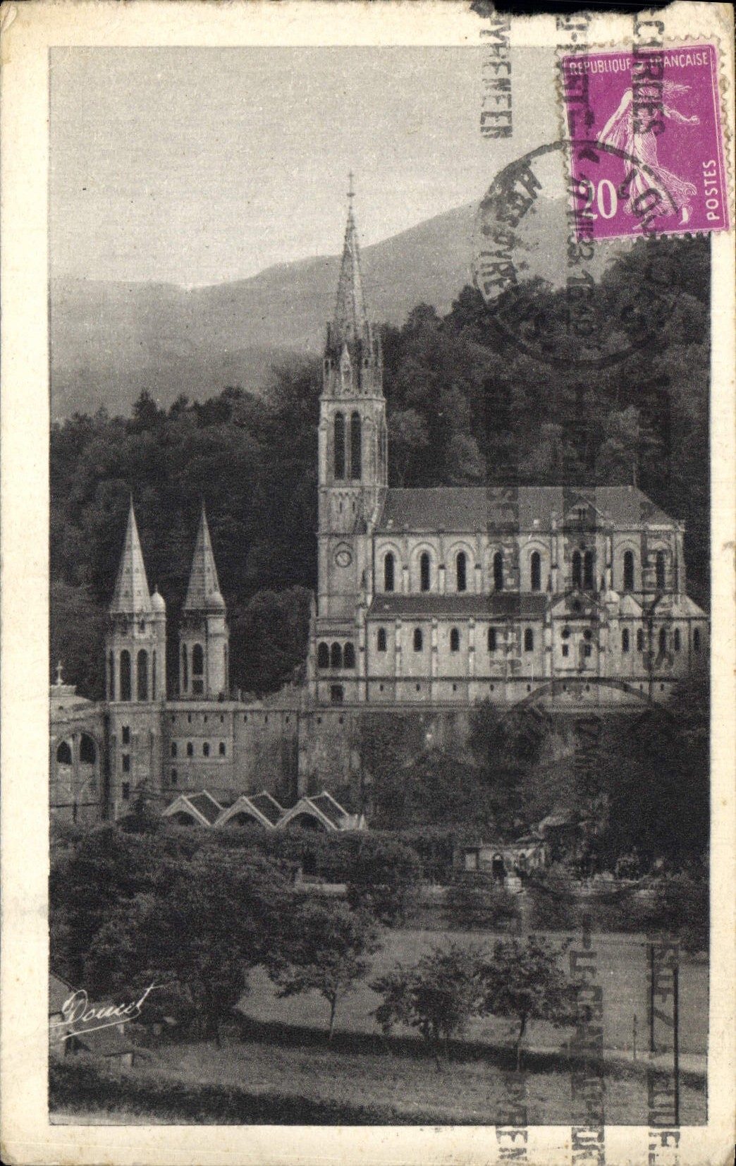 CPA Lourdes La Basilique 