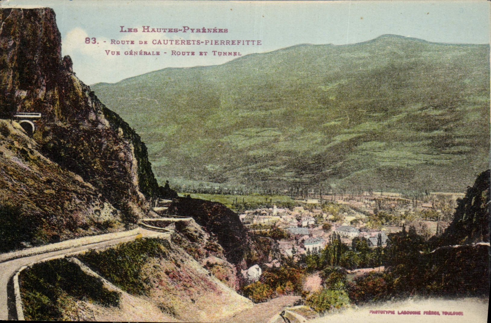 CPA Les Hautes Pyrenees Route de Cauterets Pierrefitte Vue generale Route et Tunnel 
