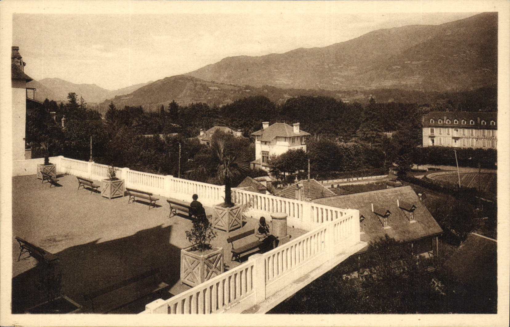 CPA Les Baux Paysages de France Les Pyrenees Argeles Gazost La Terrasse