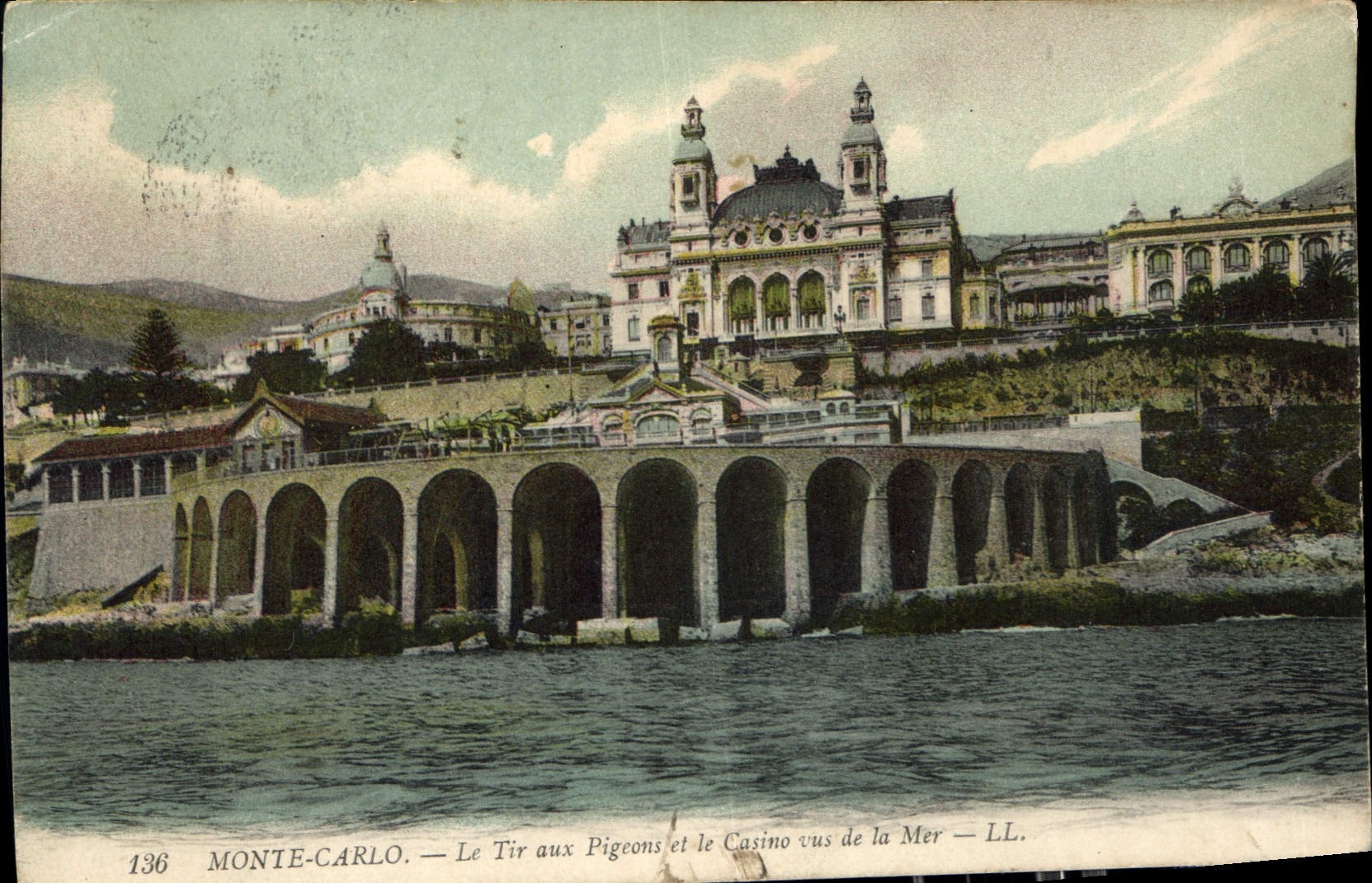 CPA Monte Carlo Le Tir aux Pigeons et le Casino vus de la Mer
