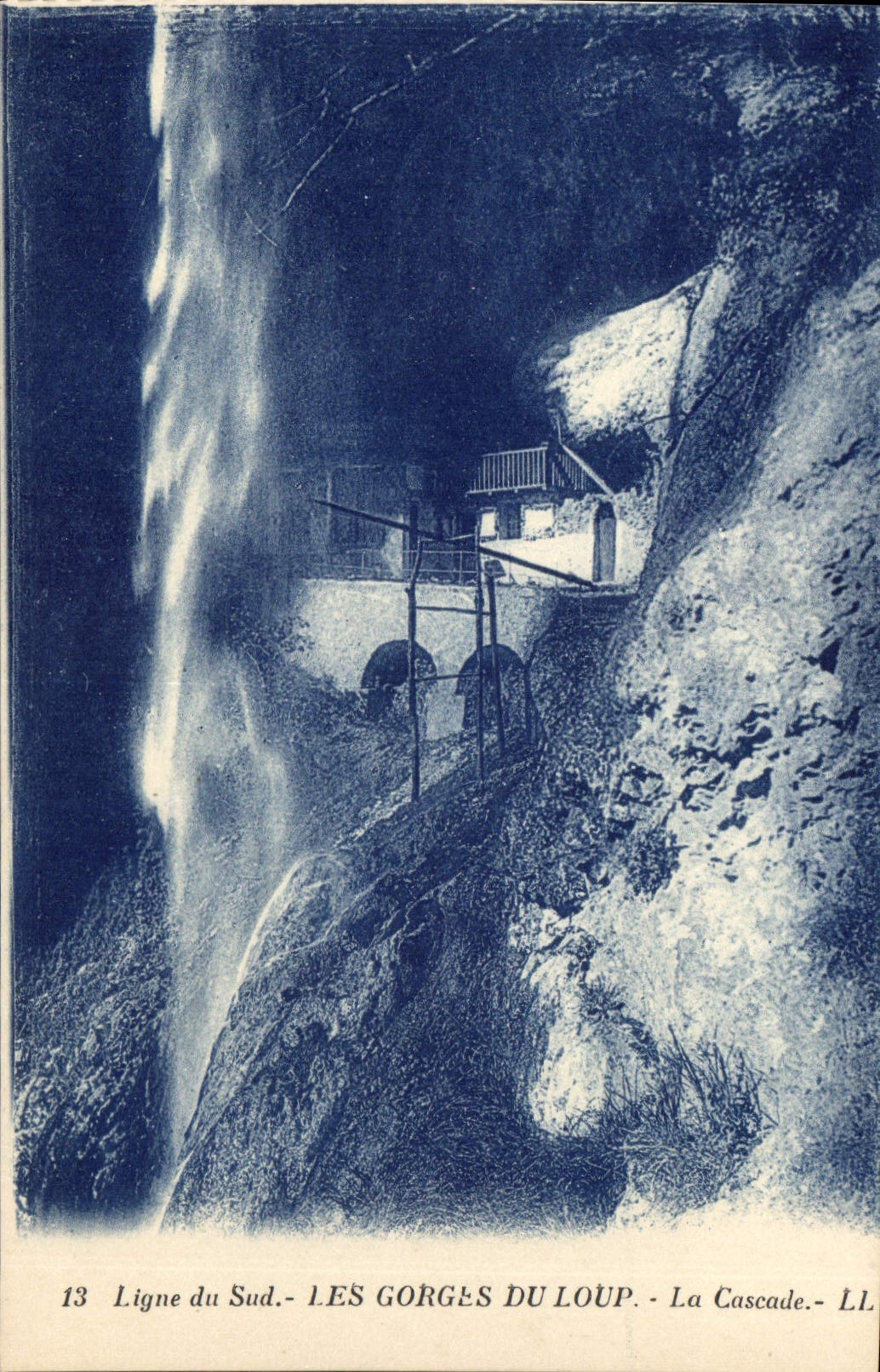 CPA Ligne du Sud Les Gorges du Loup La Cascade 