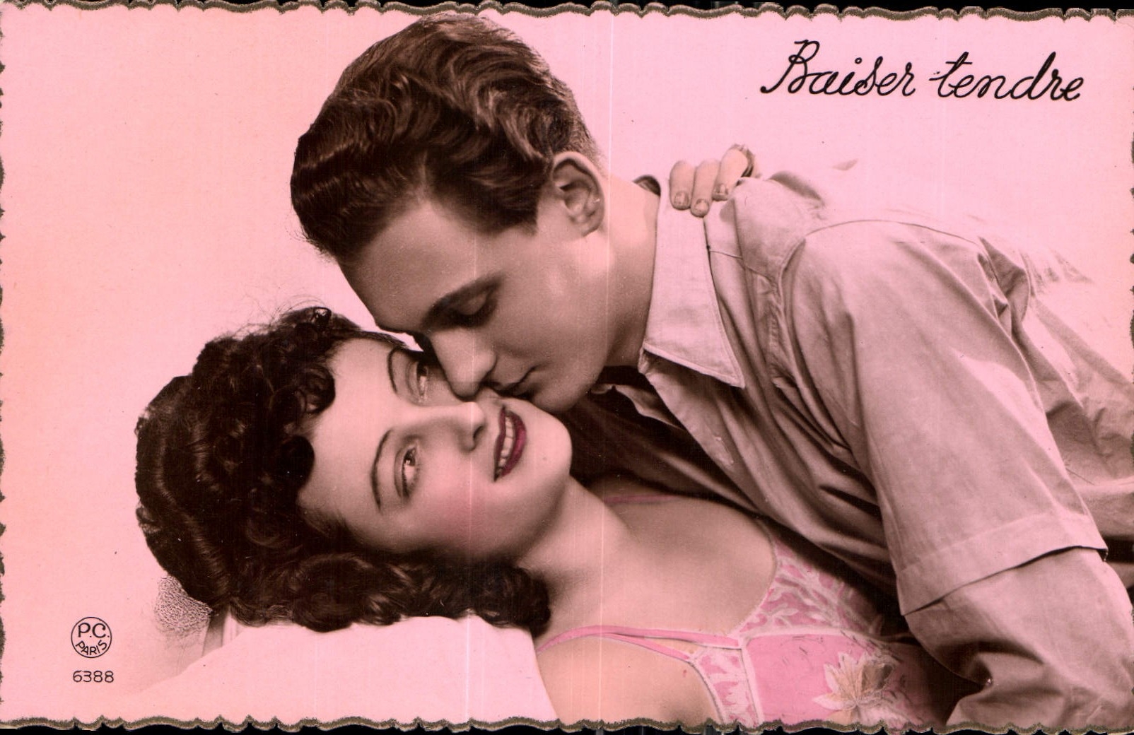 CPA Baiser tendre Femme