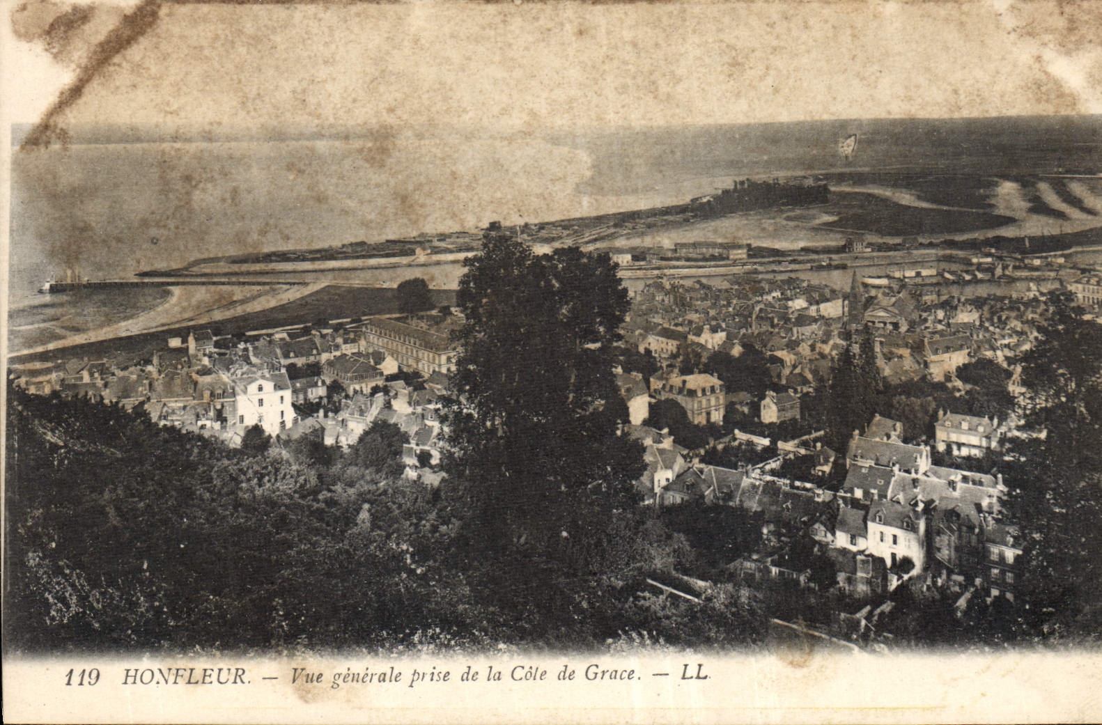 CPA Honfleur vue generale prise de la Cote de Grace 