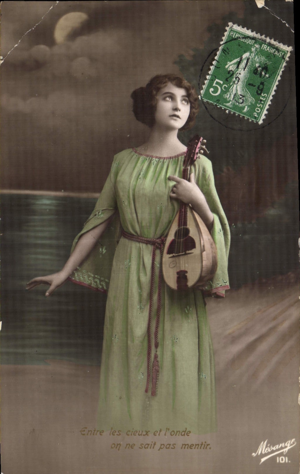 CPA Entre les creux et l'onde on ne sait pas mentir Femme