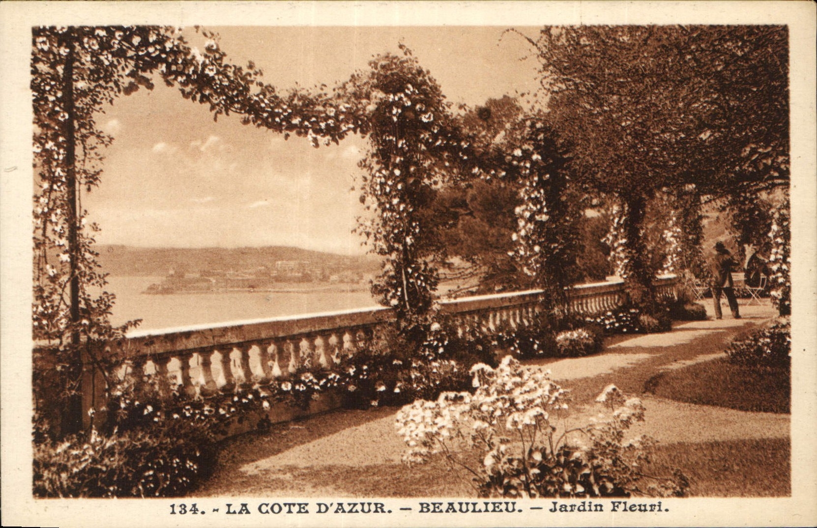 CPA La Cote d'Azur Beaulieu Jardin Fleuri