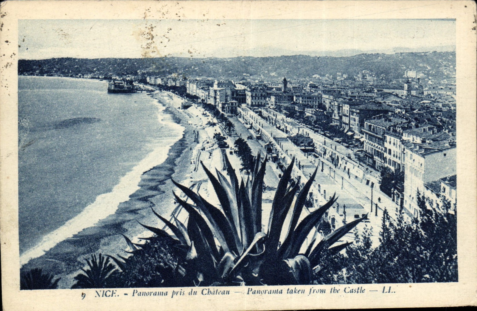CPA Nice Panorama pris du Chateau 