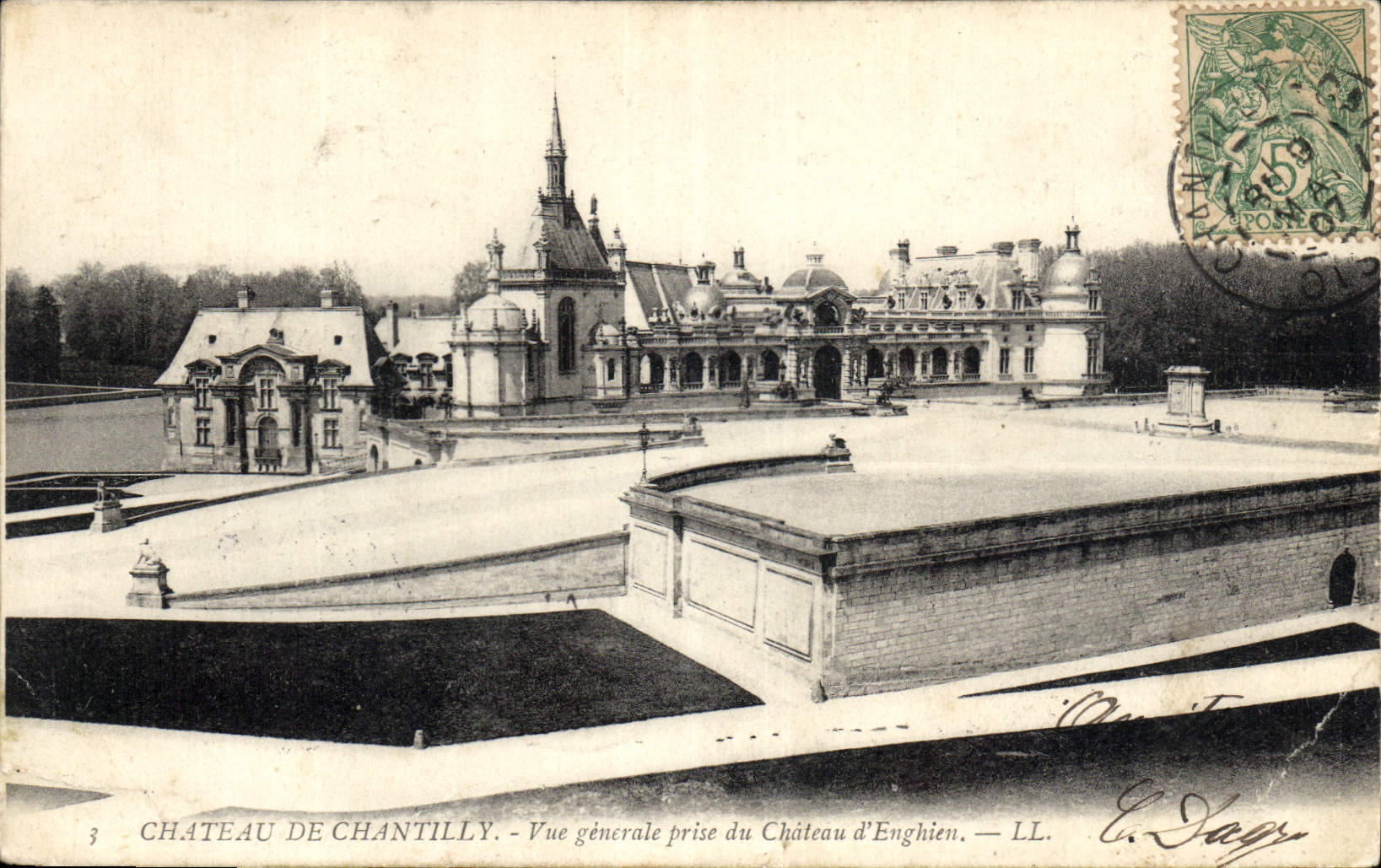 CPA Chateau de Chantilly vue generale prise du Chateau d'Enghien 