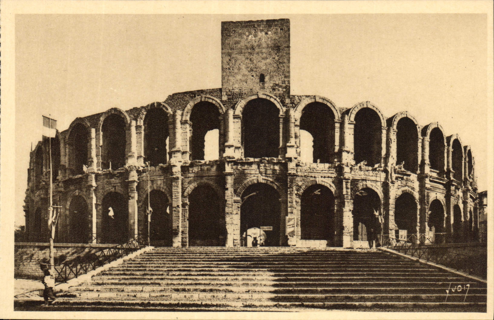 CPA Arles Bouches du Rhone les Arenes 
