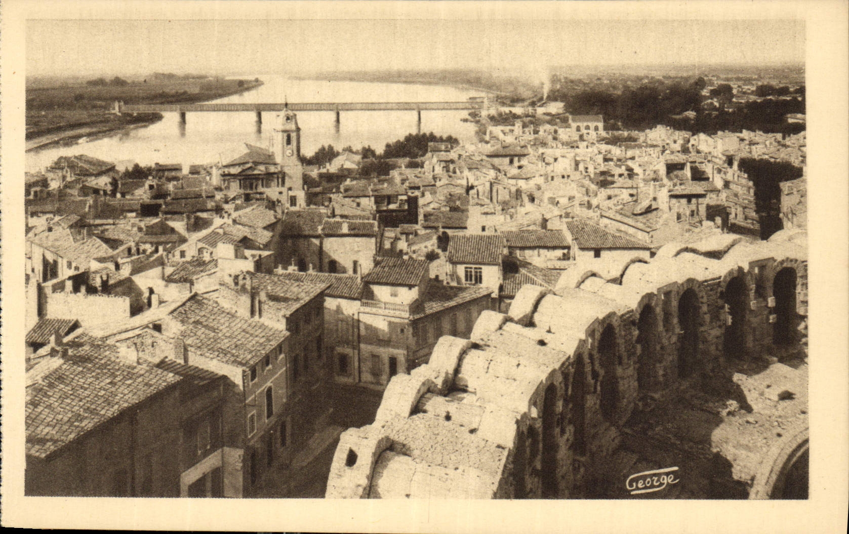 CPA Arles les Arenes et le Rhone 